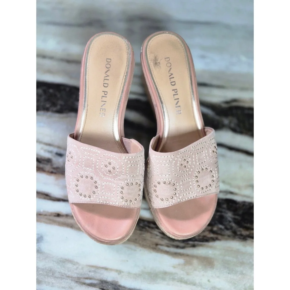Donald Pliner Indie Blush Pink Suede Studded Wedge Sandals Womens 6M Platform